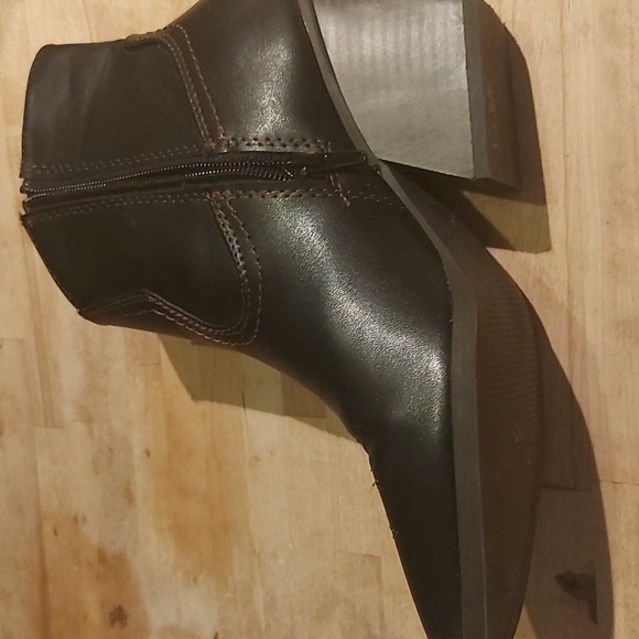 SODA Black Ankle Cowboy Boots/ Sz 7/ Mint Condition - Picture 4 of 5